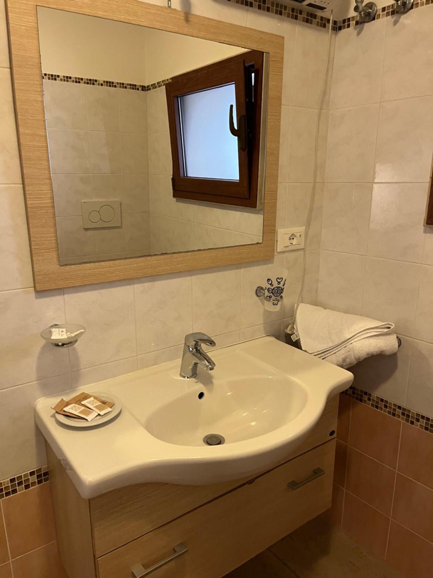 Suite San Francesco 格罗塔列 外观 照片